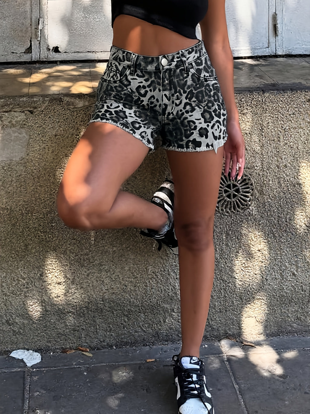 Women'S Non-Stretch Denim Shorts, Street Style | Leopard Print, Regular Fit, Mid Waist, Zipper Fly, Washed Detail, Suitable for Spring/Summer Vacation Wear